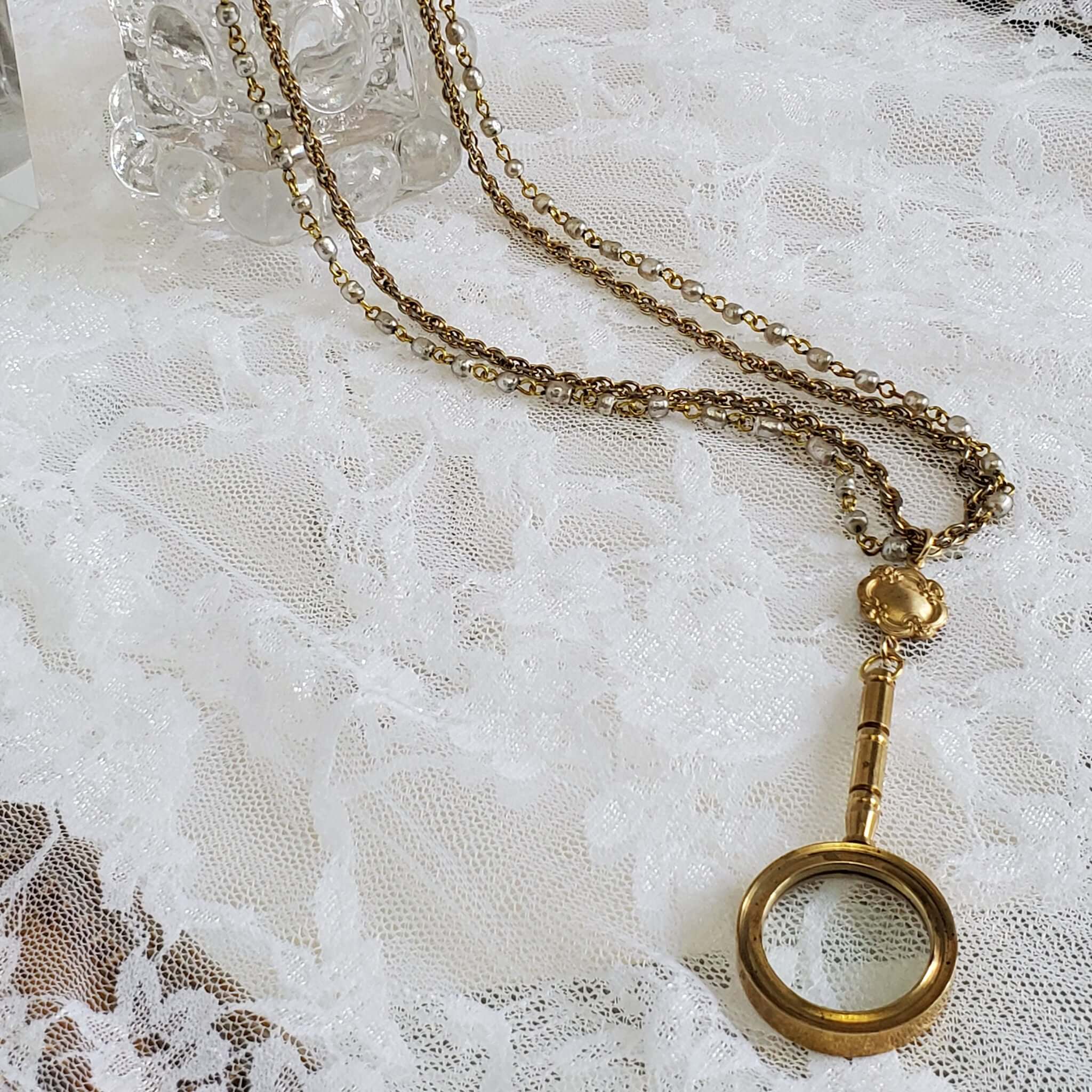 Magnifying Glass Pendant Necklace SEEKING