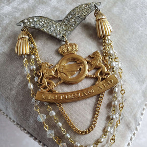 Brooch Pin with Three Chains