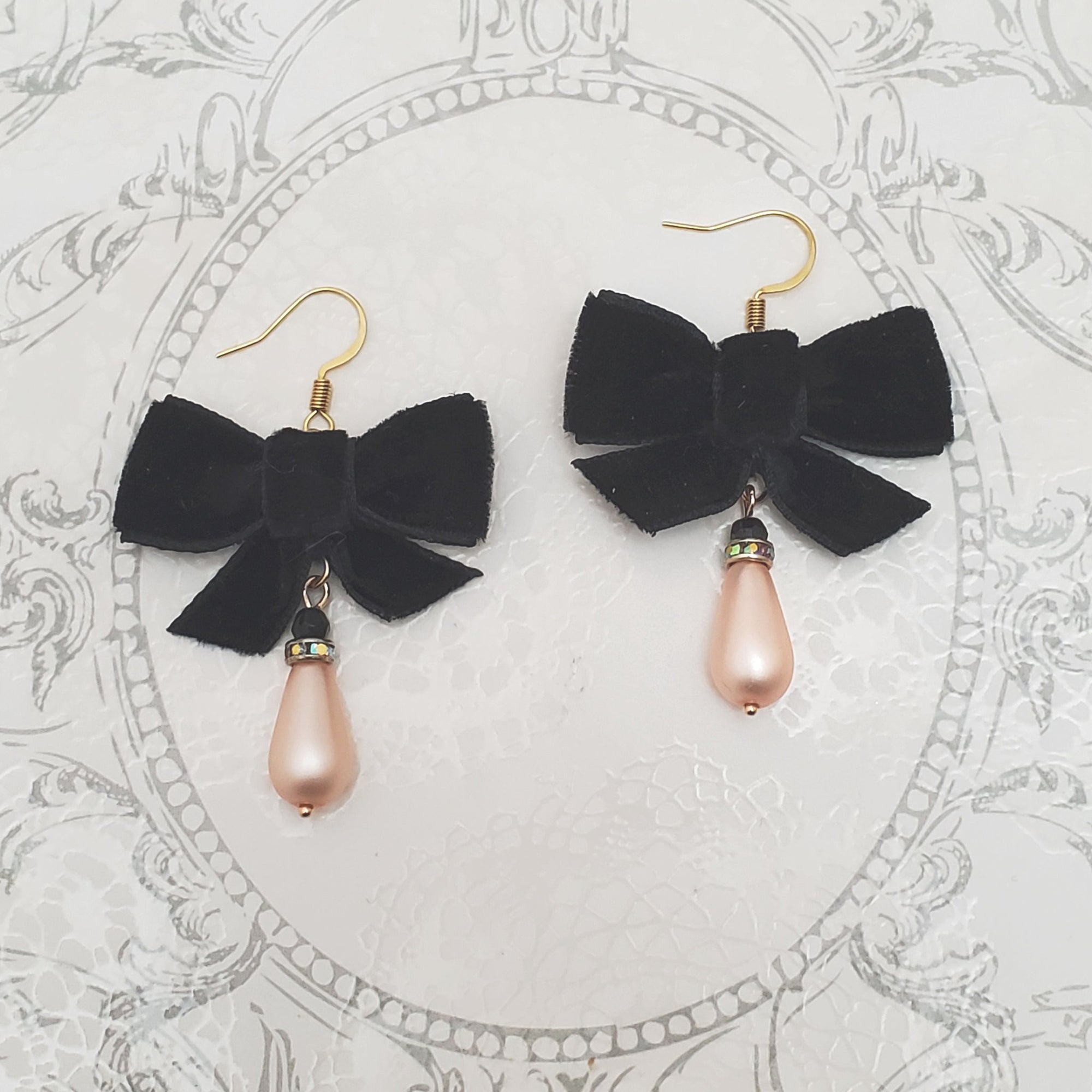 Black velvet bow pink pearl earrings 