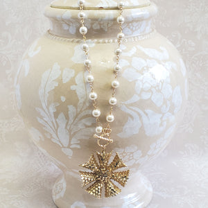 Pearl Necklace with Gold Pendant 