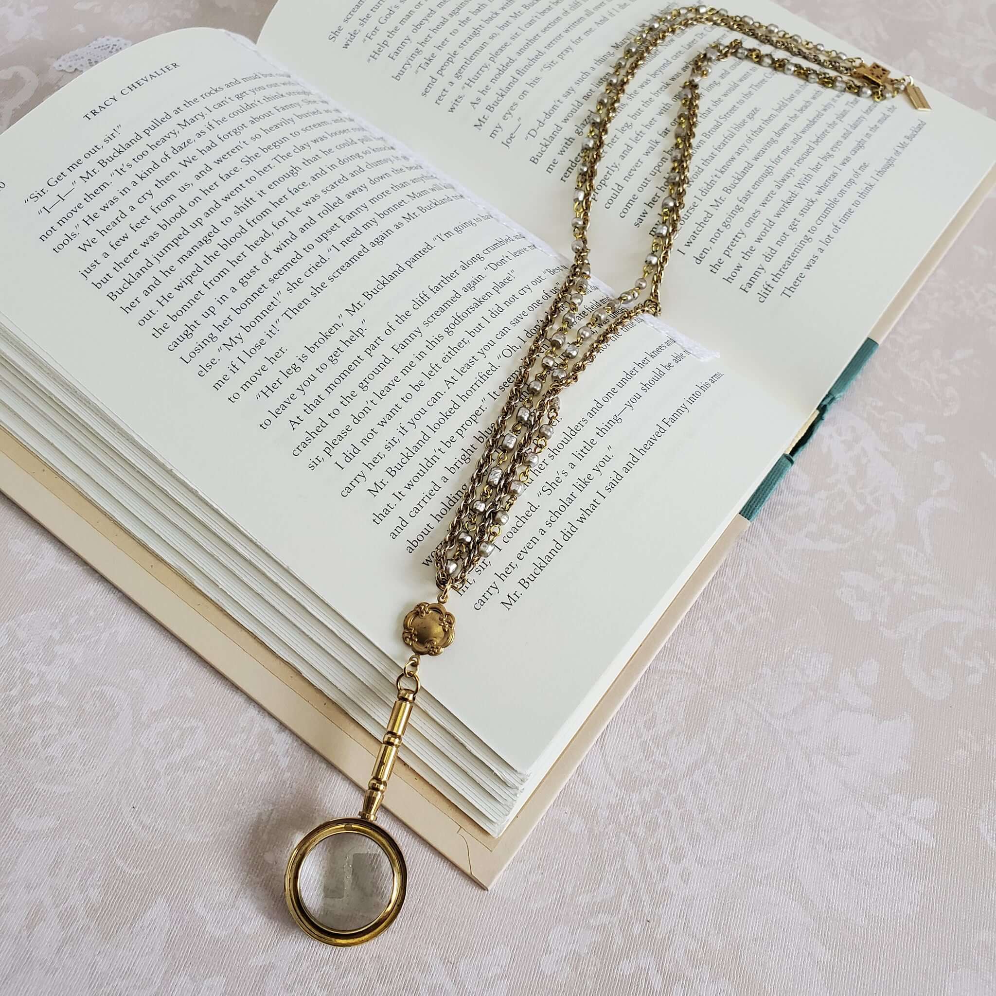 Vintage Style Magnifying Glass Pendant Necklace Victorian -   Magnifying  glass pendants, Glass pendant necklace, Vintage style necklace