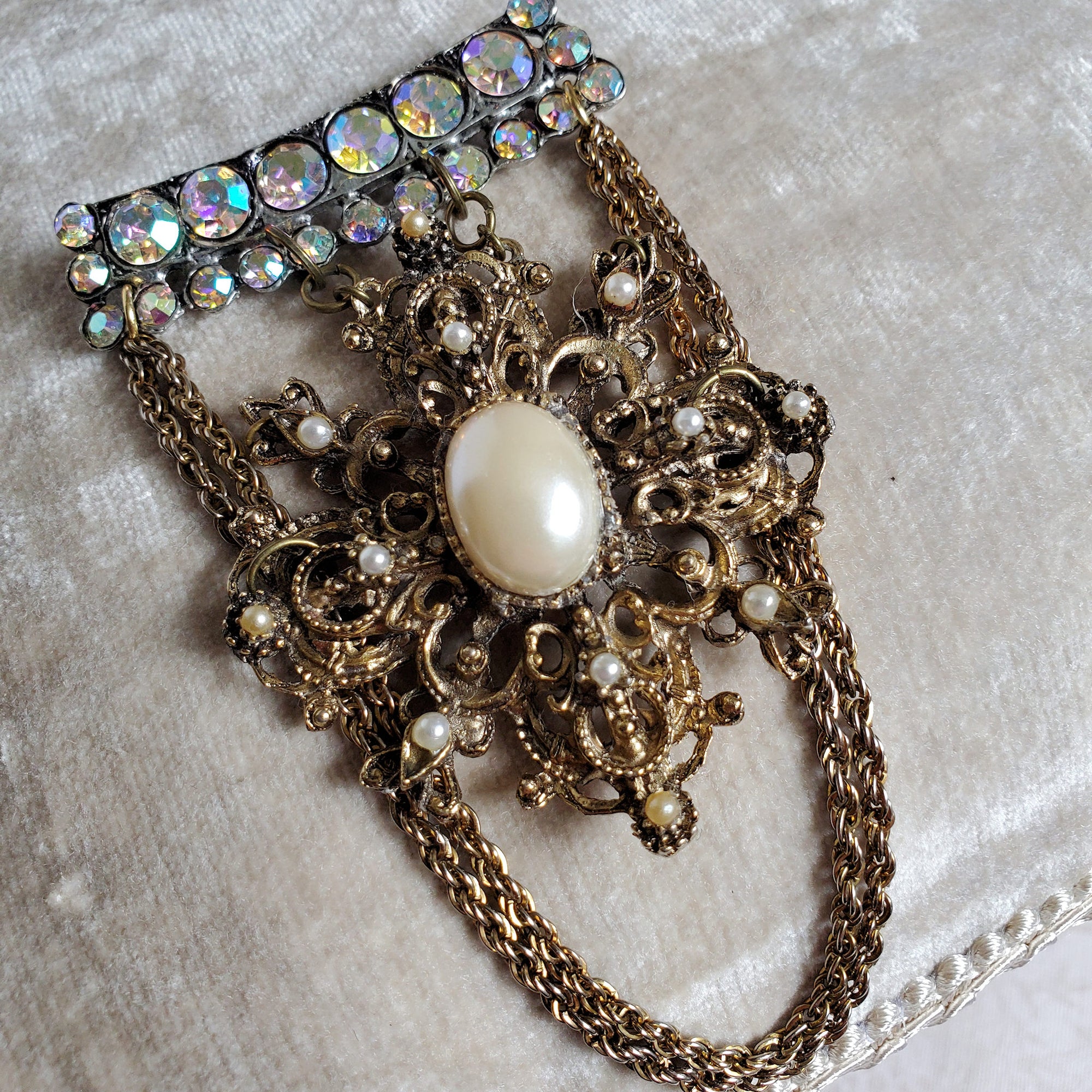 Handmade vintage Victorian style brooch
