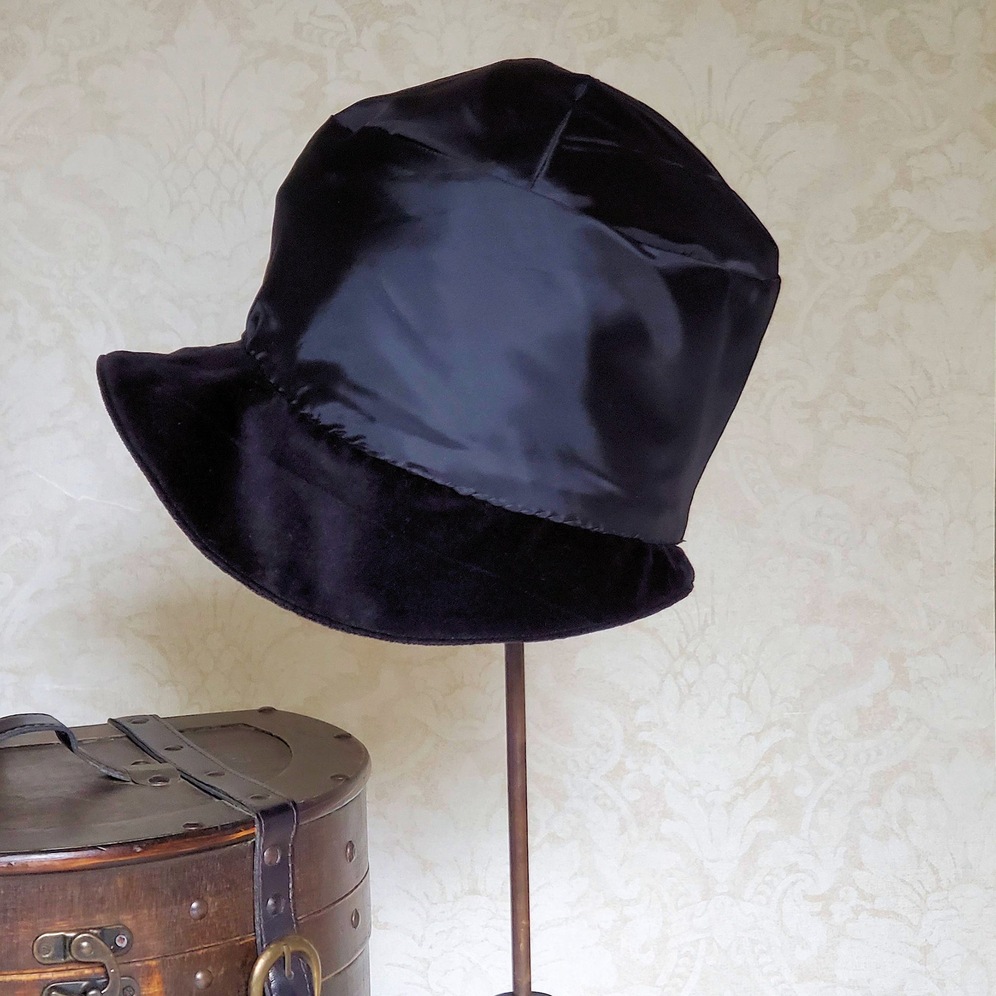 Fully Lined Hat with black polyester acetate lining.